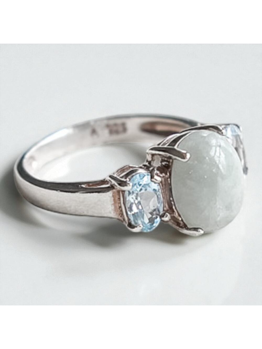 Vintage Avon 925 Sterling Silver Blue Jadeite Topaz Three Stone Ring Size 6